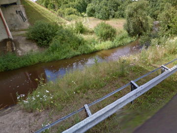 Река Айтра у моста автомагистрали Каунас-Клайпеда